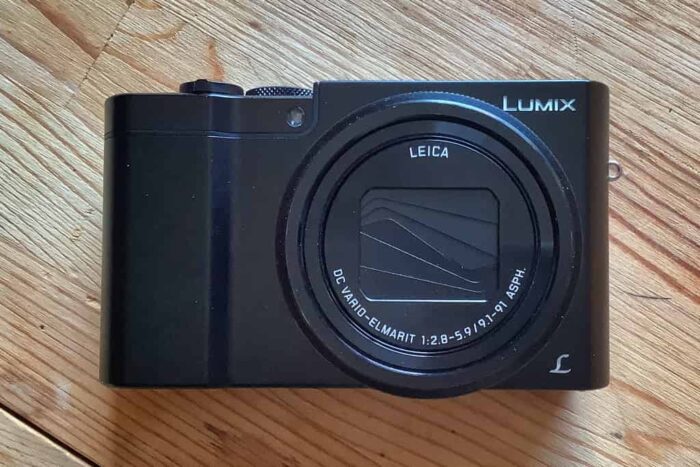 Panasonic Lumix TX1 前面
