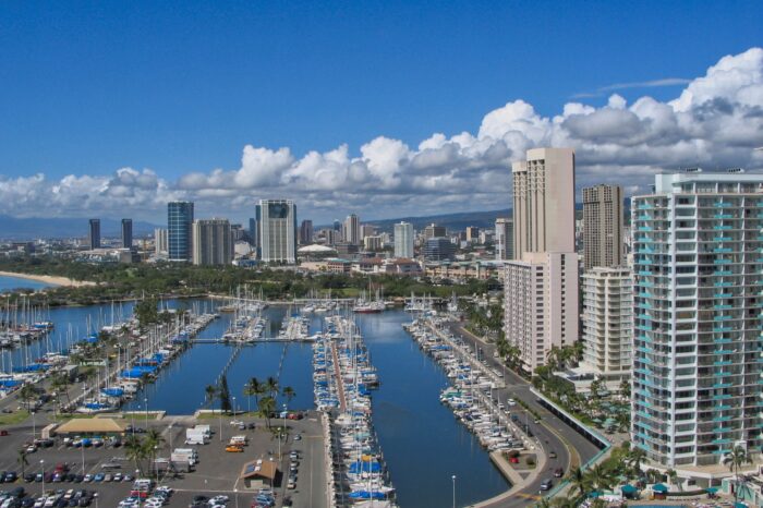 オアフ島ヒルトンホテルからアラ・ワイ・ボート港