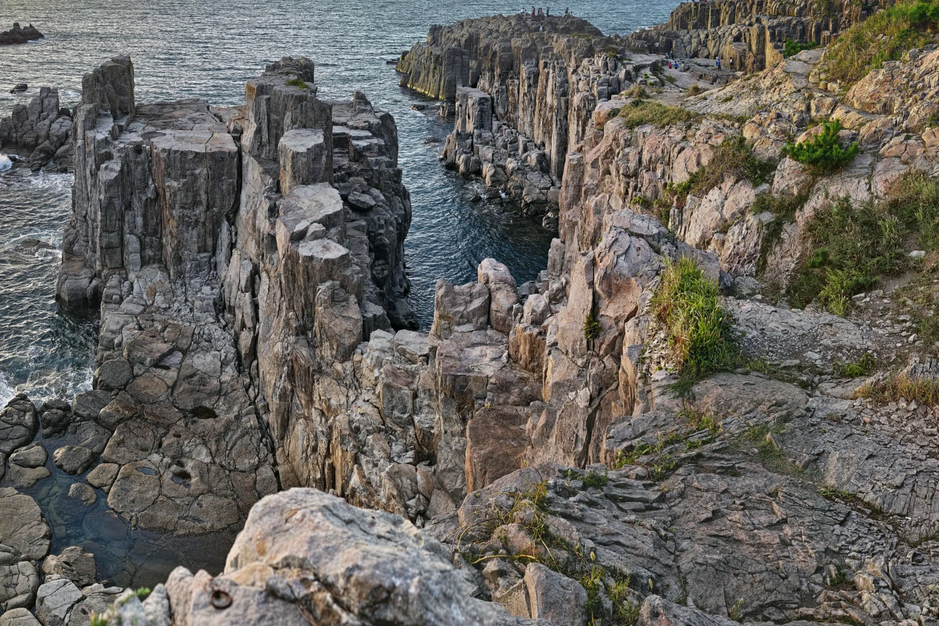 東尋坊の柱状節理